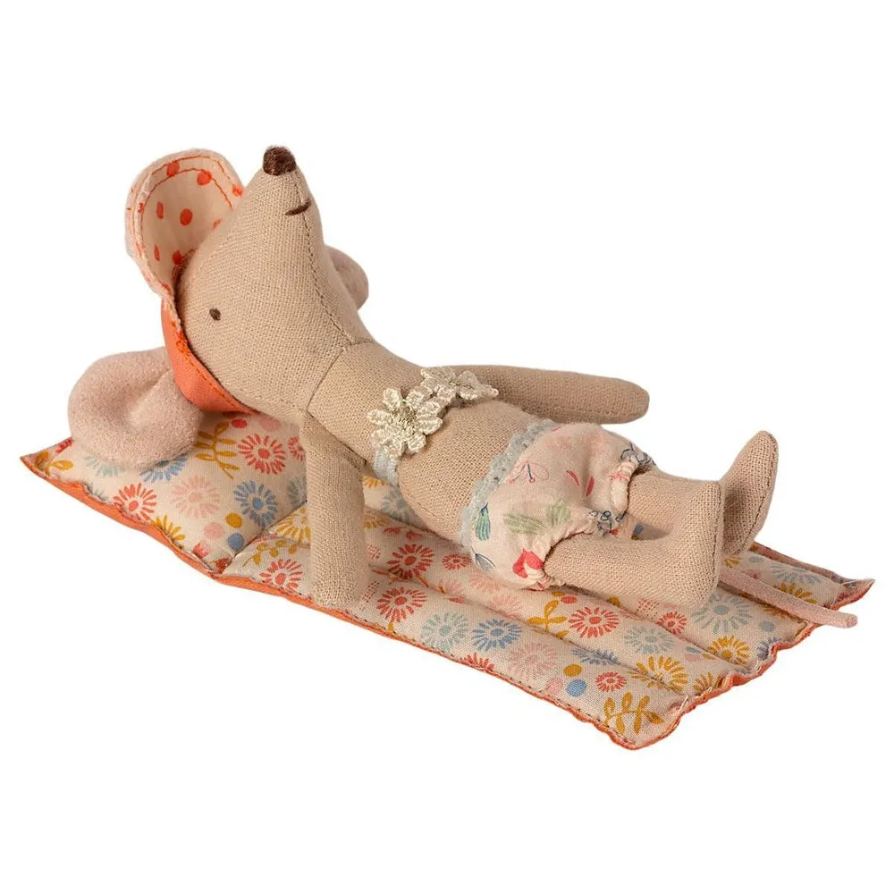 Maileg mouse air mattress flower