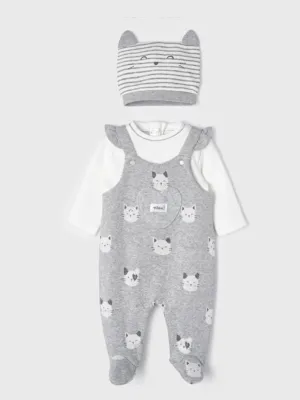 Mayoral romper and hat.      10221208
