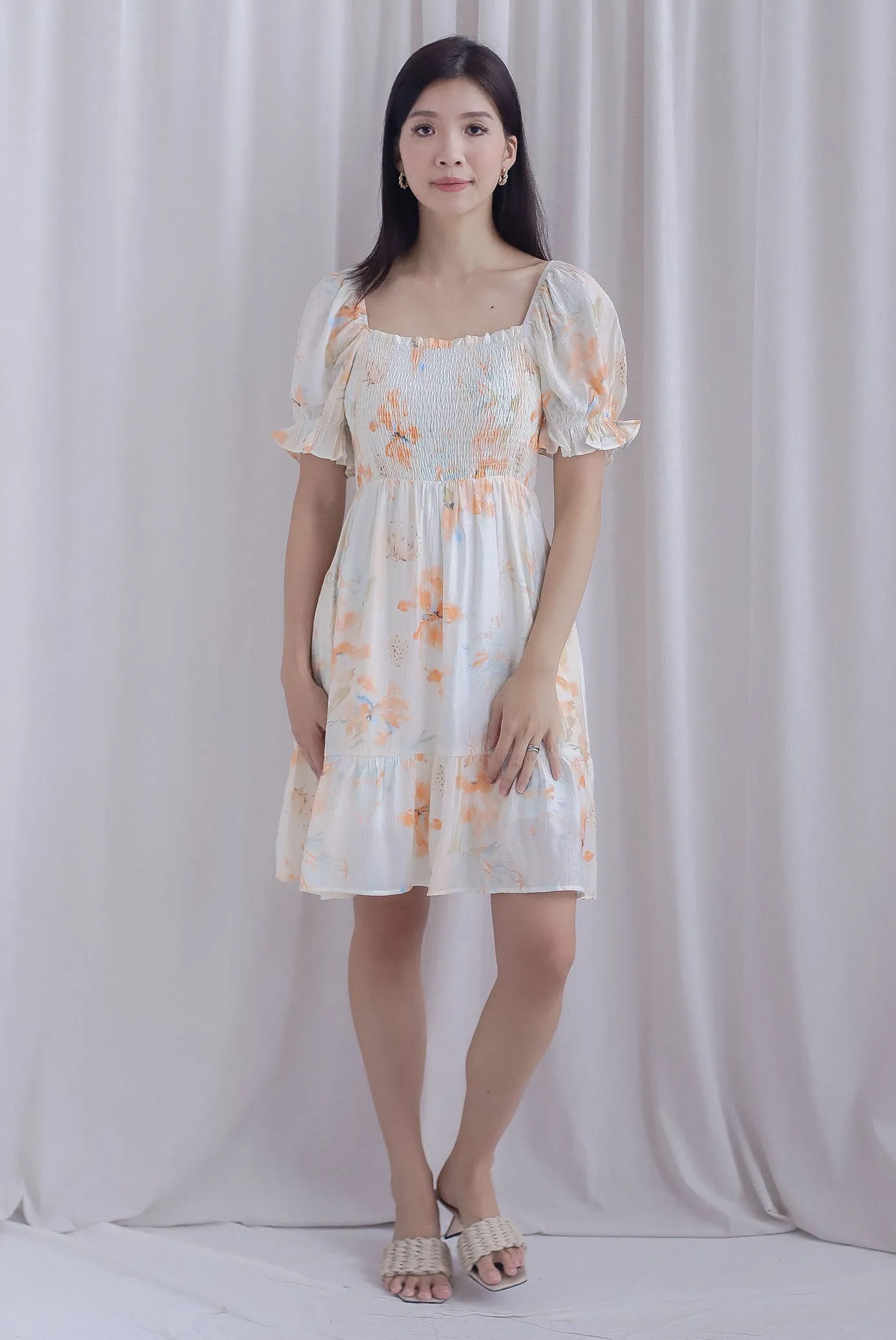 Seashell Puffy Sleeve Smocked Dress In Orange